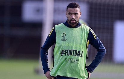 "Fenerbahçe Sürprizi: Yıldız Golcü En-Nesyri ile Yollarını Ayırdı!"